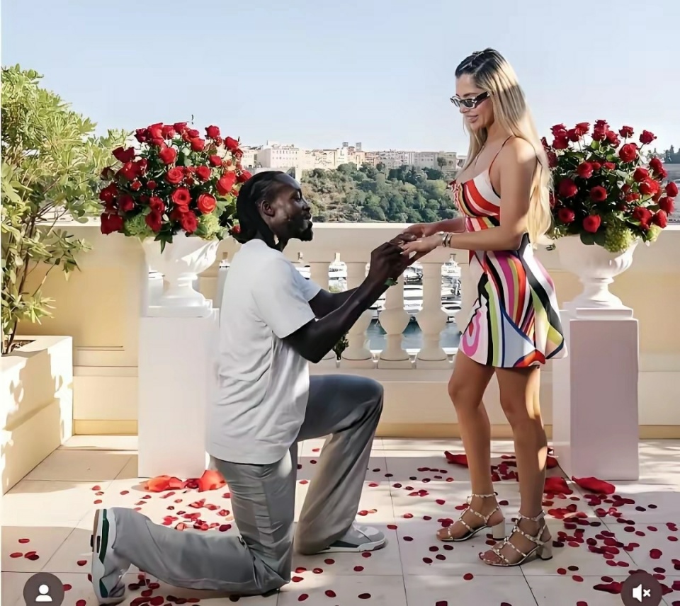 媒体上还拥, Si, 同样也有在 媒体上还拥, Si, 同样也有在